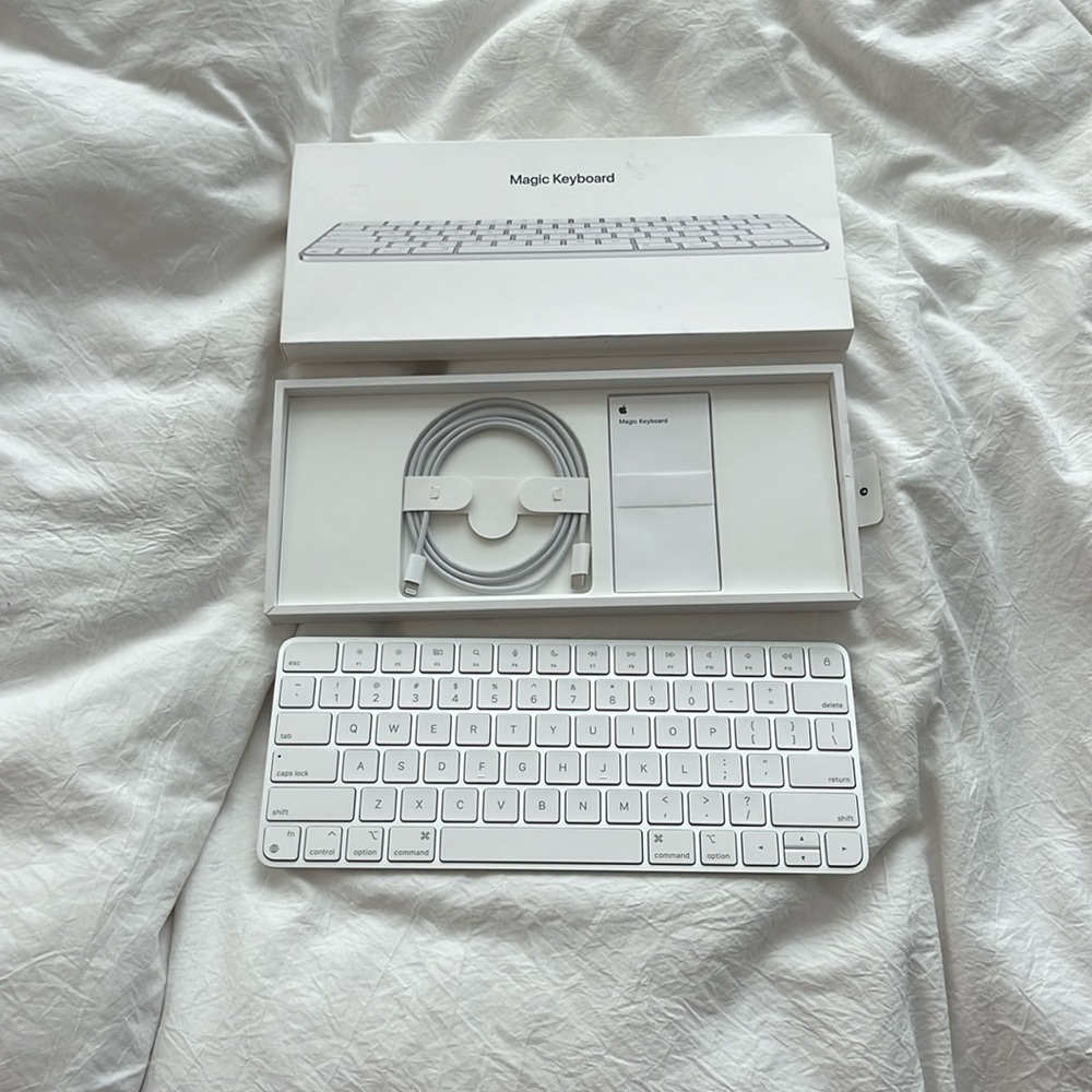 Apple | Magic Keyboard